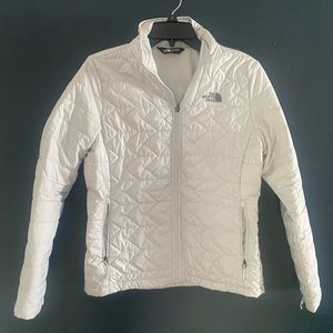 Women’s soft shell north face jacket